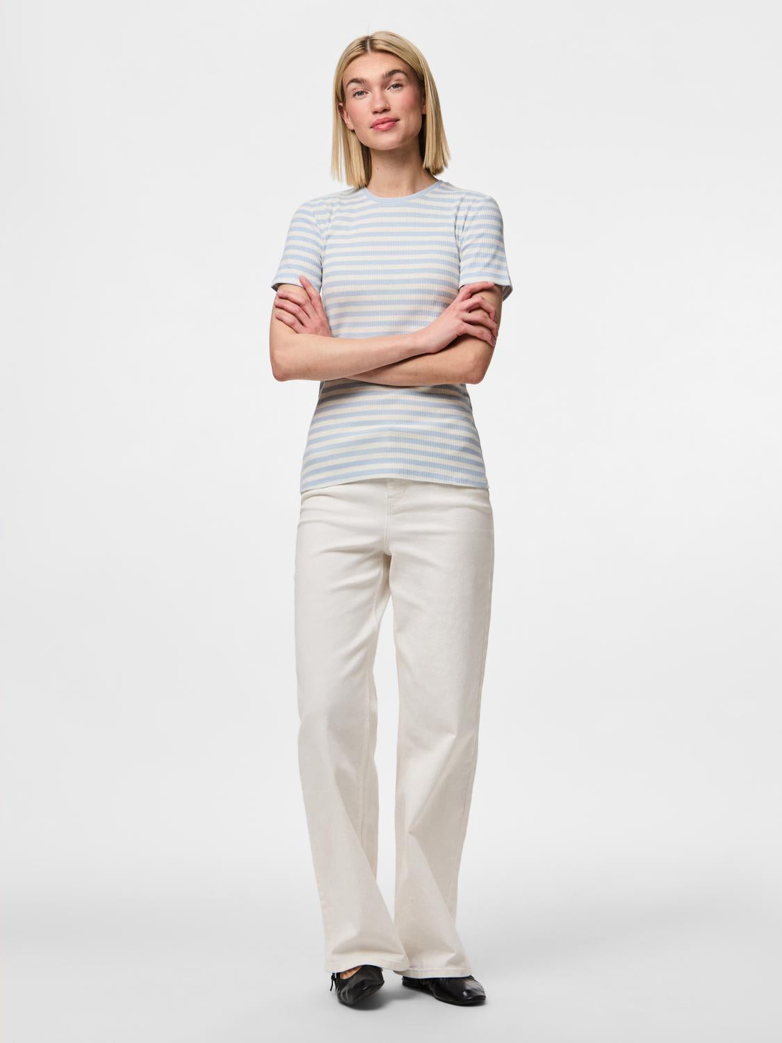 model_shot-front_full